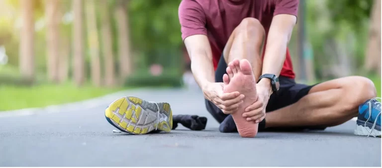 What Causes Stabbing Pain in the Ankle?